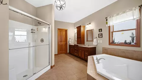 Bath - 9784 Jack Dr, Saint John, IN 46373 photo 2 of 5