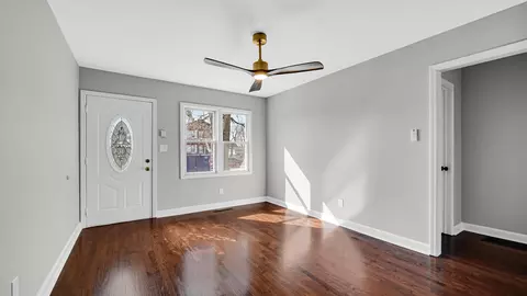 Living - 6139 Marshall Ave, Hammond, IN 46323 photo 2 of 4