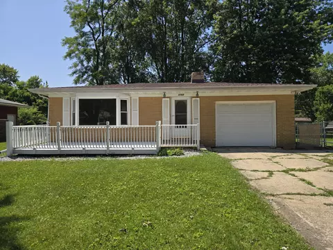5768 Roosevelt Pl, Merrillville, IN 46410