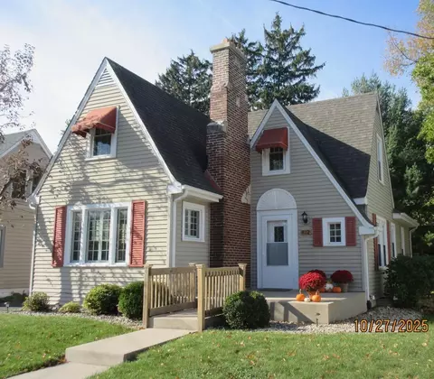 812 S Lake Park Ave, Hobart, IN 46342