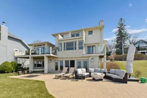 2940 Lake Shore Dr, Long Beach, IN 46360
