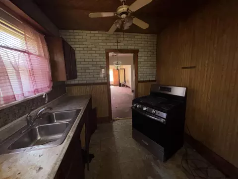 Entry Way - 128 W 41st Ave, Gary, IN 46408 photo 2 of 2