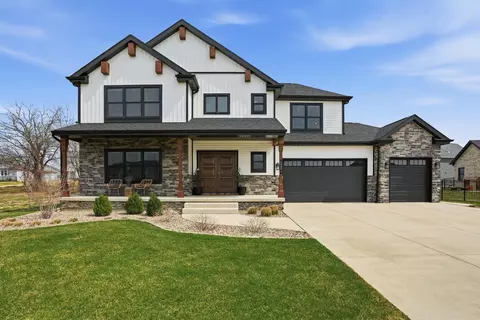 11241 Oak Ridge Ct, Crown Point, IN 46307