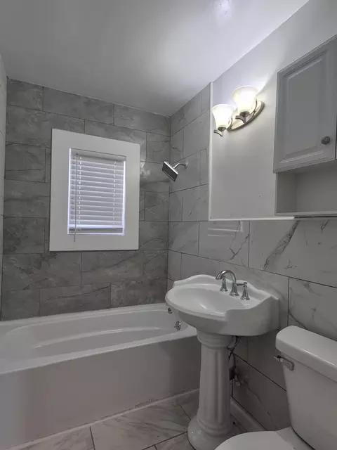 Bath - 908 E 45th Ave, Gary, IN 46409 photo 1 of 1