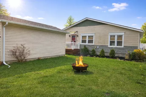 5027 E Woodland Dr, Knox, IN 46534