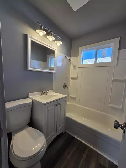 Bath - 1622 Ohio St, Gary, IN 46407 photo 1 of 2