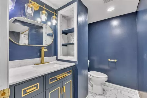 Bath - 4630 Jefferson Pl, Gary, IN 46408 photo 1 of 3
