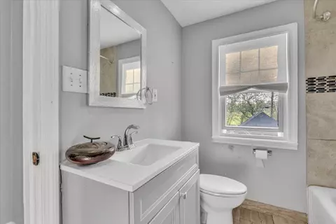Bath - 4630 Jefferson Pl, Gary, IN 46408 photo 3 of 3