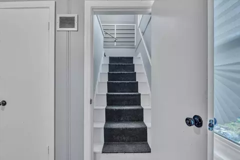 Entry Way - 4630 Jefferson Pl, Gary, IN 46408 photo 5 of 6