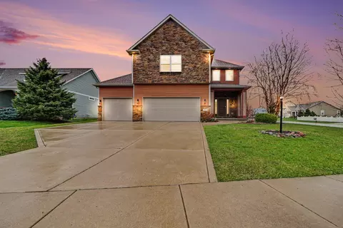 2411 Nottingham Dr, Valparaiso, IN 46383