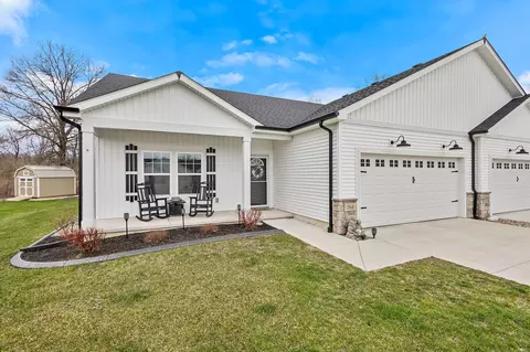 764 Blackstone Ct, Kouts, IN 46347
