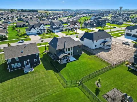 View/Area - 8334 W 105th Ave, Saint John, IN 46373 photo 2 of 7