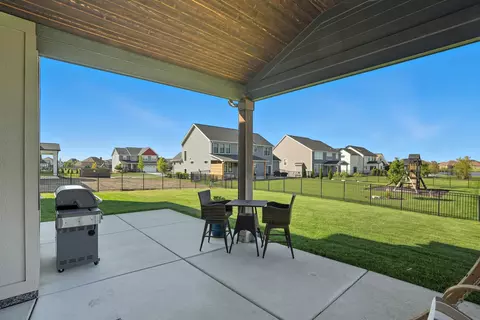 Exterior - 8334 W 105th Ave, Saint John, IN 46373 photo 4 of 6