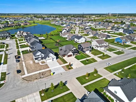 View/Area - 8334 W 105th Ave, Saint John, IN 46373 photo 6 of 7