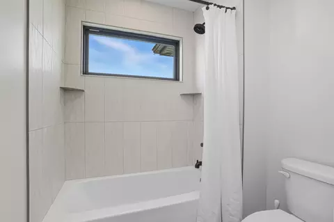 Bath - 8334 W 105th Ave, Saint John, IN 46373 photo 6 of 6