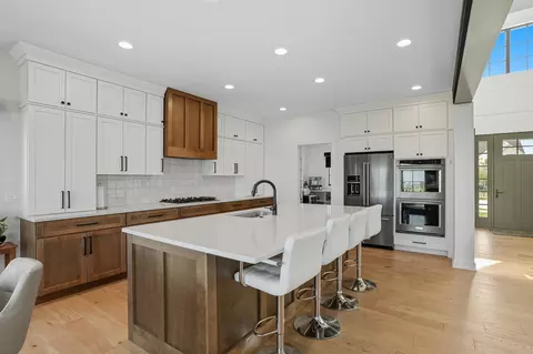 Kitchen - 8334 W 105th Ave, Saint John, IN 46373 photo 7 of 7