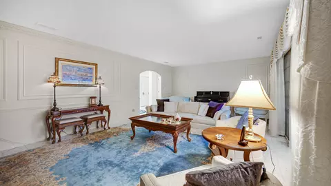 Living - 2255 Bordeaux Walk #A2, Highland, IN 46322 photo 2 of 3