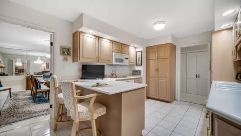 Kitchen - 2255 Bordeaux Walk #A2, Highland, IN 46322 photo 2 of 5