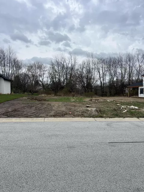 9131 Willow Ln, Saint John, IN 46373