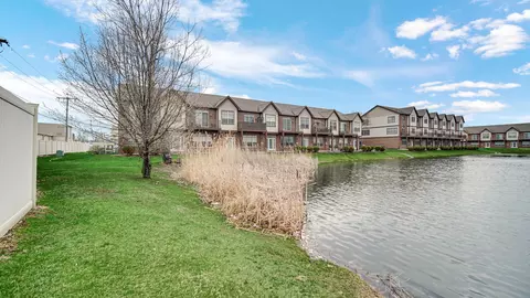 938 Fountain Pl, Schererville, IN 46375