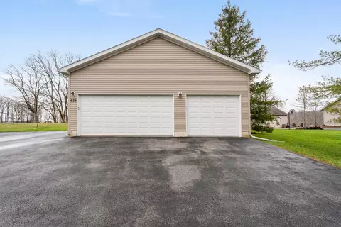 678 W Division Rd, Hebron, IN 46341 photo 15