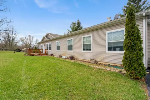 678 W Division Rd, Hebron, IN 46341 photo 3