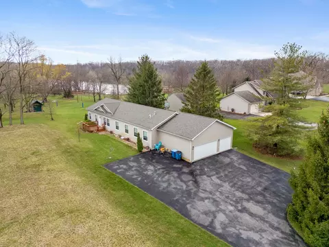 678 W Division Rd, Hebron, IN 46341 photo 16
