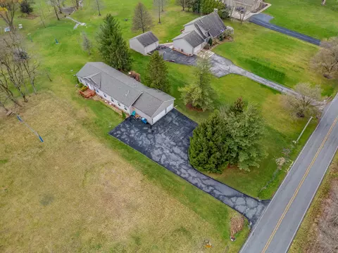 678 W Division Rd, Hebron, IN 46341 photo 22