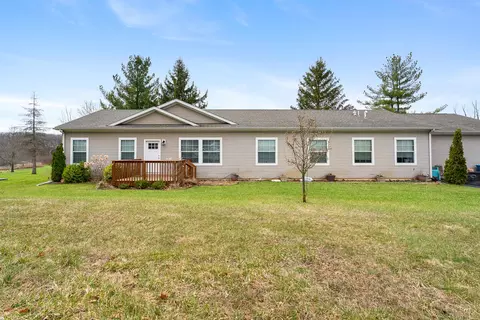 678 W Division Rd, Hebron, IN 46341 photo 2