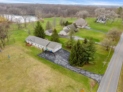 678 W Division Rd, Hebron, IN 46341 photo 17