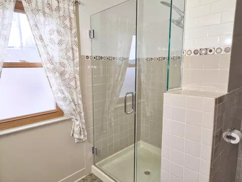 Bath - 707 N Broad St, Griffith, IN 46319 photo 2 of 4