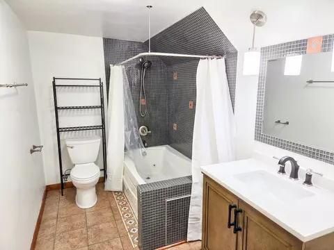 Bath - 707 N Broad St, Griffith, IN 46319 photo 4 of 4