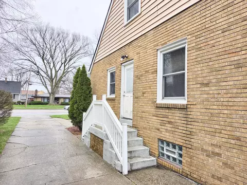 Exterior - 707 N Broad St, Griffith, IN 46319 photo 2 of 4