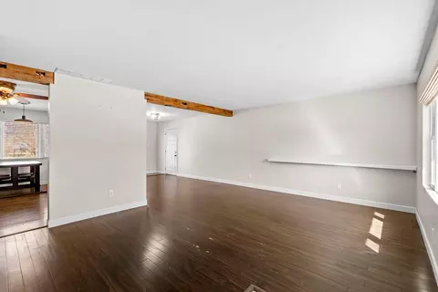 Living - 204 Wagner Rd, Porter, IN 46304 photo 2 of 4
