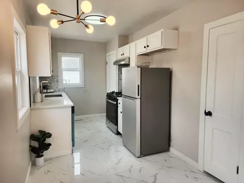 Kitchen - 601 Burr St, Gary, IN 46406 photo 2 of 4