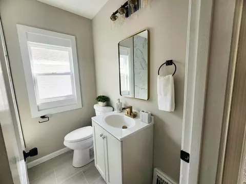 Bath - 601 Burr St, Gary, IN 46406 photo 1 of 4
