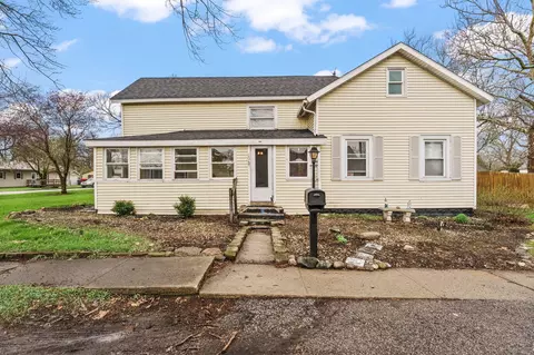 204 S 1st St, Kentland, IN 47951