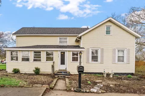 204 S 1st St, Kentland, IN 47951