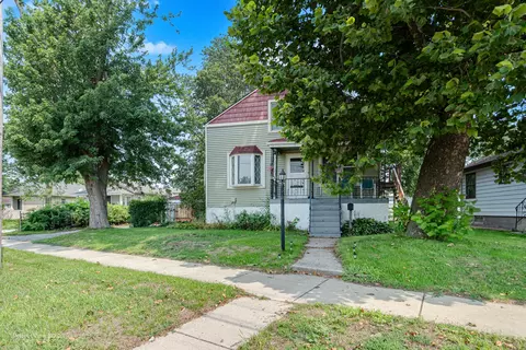 2945 Orchard Dr, Hammond, IN 46323