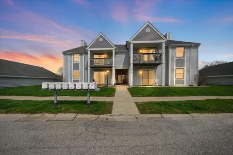 1079 Millpond Rd #B, Valparaiso, IN 46385
