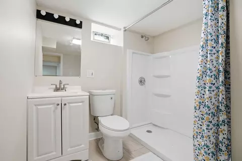 Bath - 4203 E 12th Pl, Gary, IN 46403 photo 1 of 2
