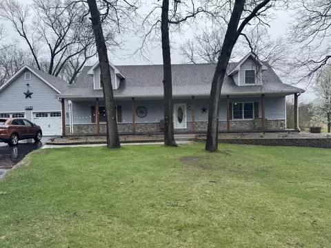 9754 N Charter Rd, De Motte, IN 46310