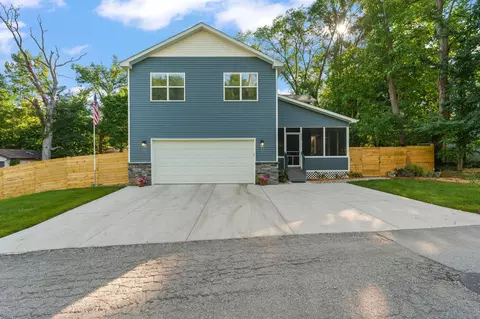 4200 Cardinal Ln, Valparaiso, IN 46383