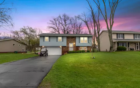 1802 Forest Ln, Crown Point, IN 46307