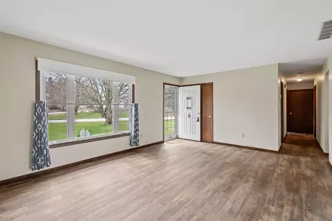 4720 E 1040, De Motte, IN 46310 photo 2