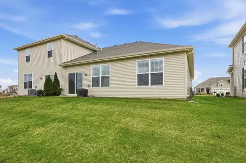 Exterior - 1820 E 110th Pl, Crown Point, IN 46307 photo 2 of 4
