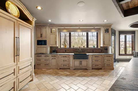 Kitchen - 1021 Foy Ct, Crown Point, IN 46307 photo 6 of 11