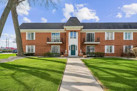 1710 Camellia Dr #D1, Munster, IN 46321