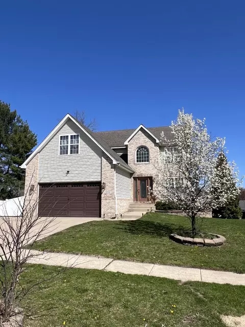 2656 Calaveras Dr, Valparaiso, IN 46385