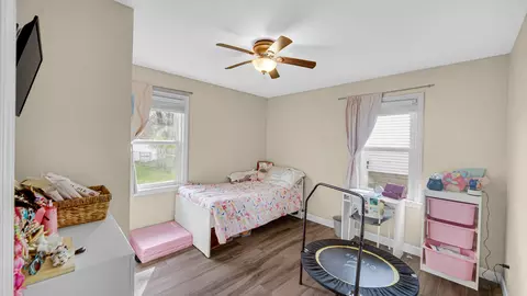 Bedroom - 8345 Walnut Dr, Munster, IN 46321 photo 3 of 3